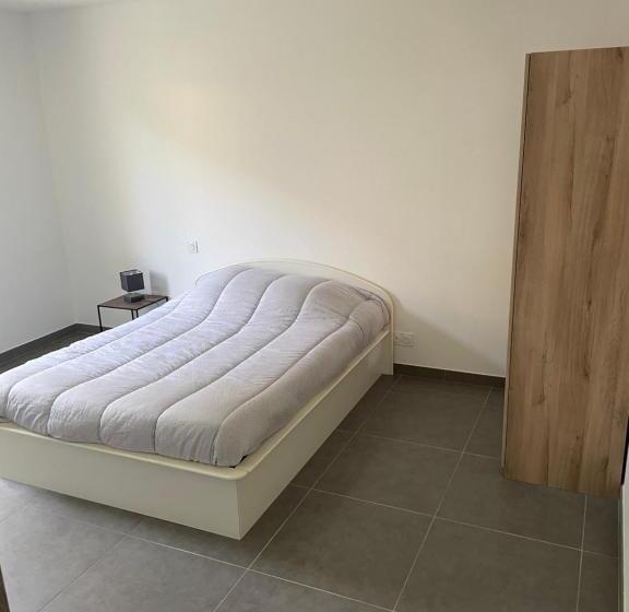 Maison Moderne Avec Piscine Chauffée