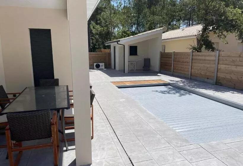 Maison Moderne Avec Piscine Chauffée