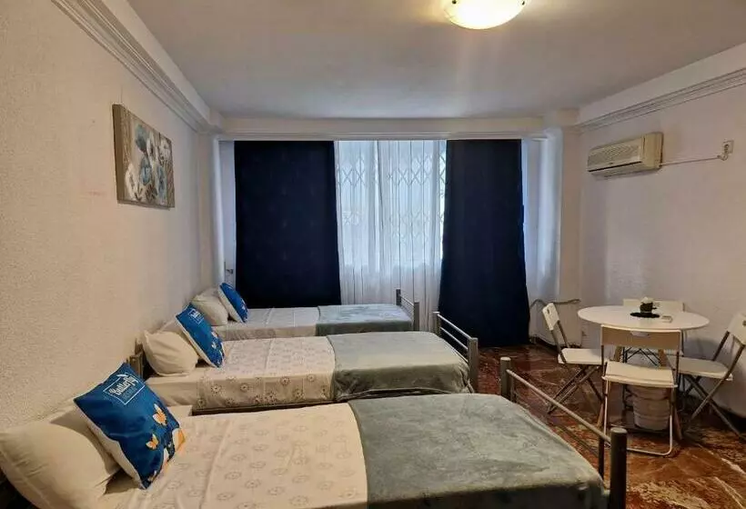 هاستل Pension El Dorado