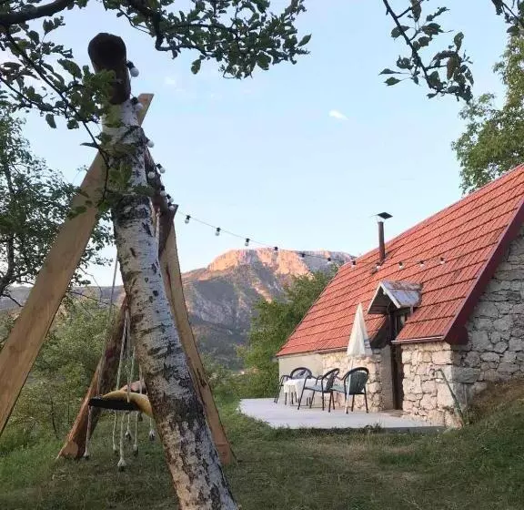 Grandma S Hut