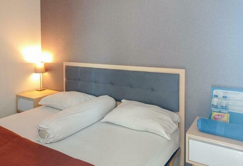 בית מלון כפרי Redliving Apartemen Grand Kamala Lagoon Pekayon Tower Barclay North