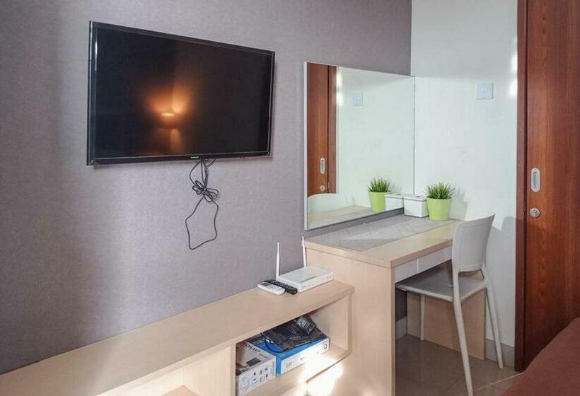 בית מלון כפרי Redliving Apartemen Grand Kamala Lagoon Pekayon Tower Barclay North