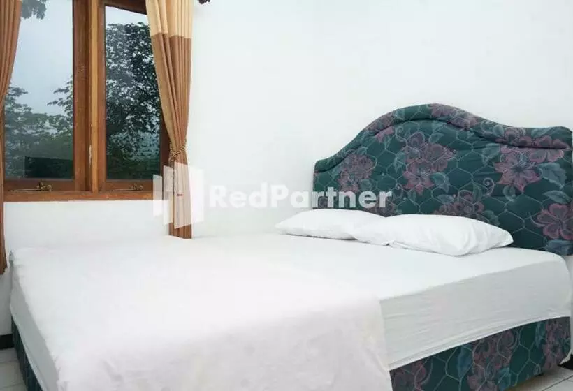 Hotelli Villa Handayani Songgoriti Redpartner