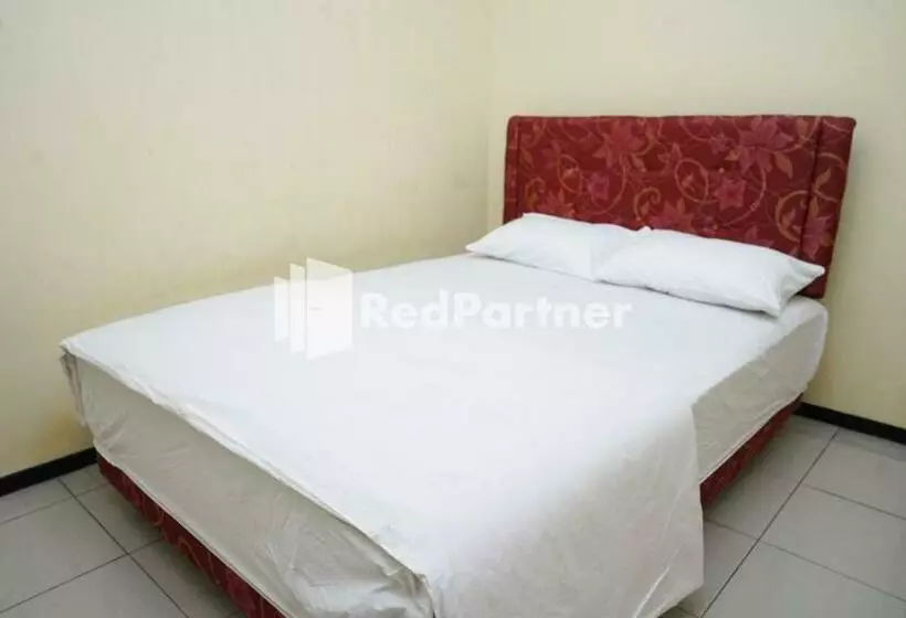 Hotelli Villa Handayani Songgoriti Redpartner