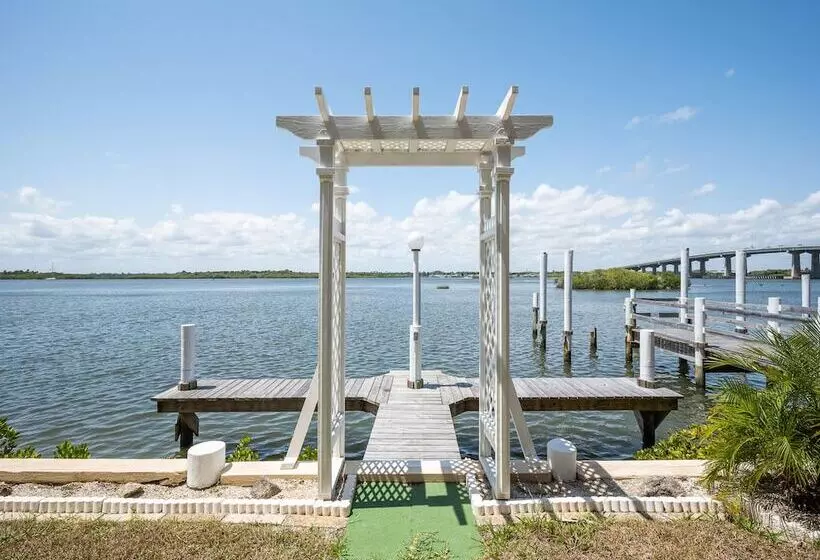 Intercoastal Dreams 201