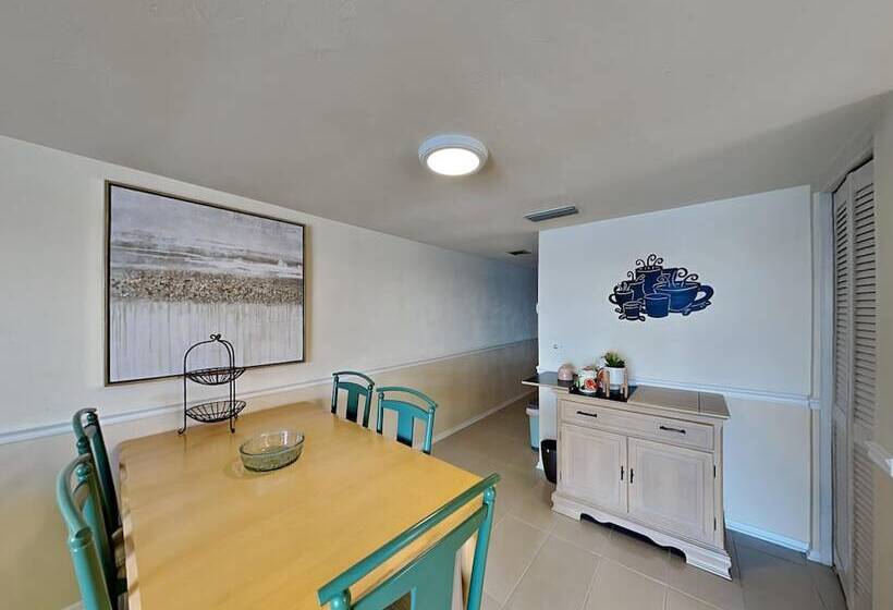 Intercoastal Dreams 201