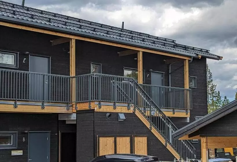 Poolorama Lodge   With Magnificent Mountain View