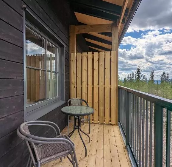 Poolorama Lodge   With Magnificent Mountain View