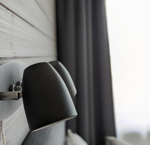 Poolorama Lodge   With Magnificent Mountain View