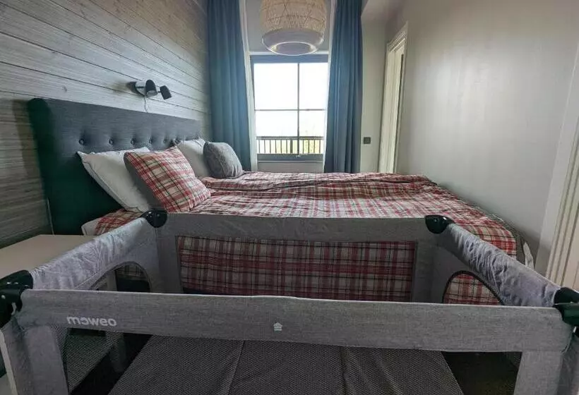 Poolorama Lodge   With Magnificent Mountain View