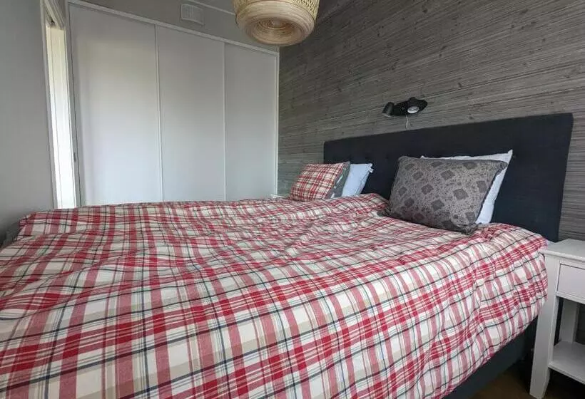 Poolorama Lodge   With Magnificent Mountain View