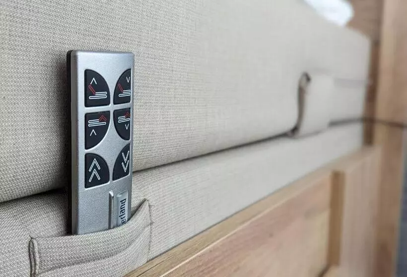 Poolorama Lodge   With Magnificent Mountain View