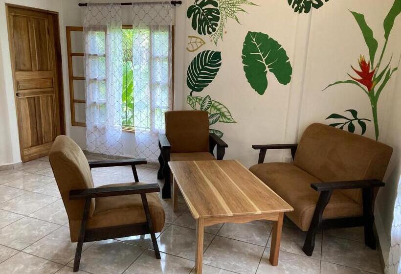 אתר נופש Pura Vida Vegana