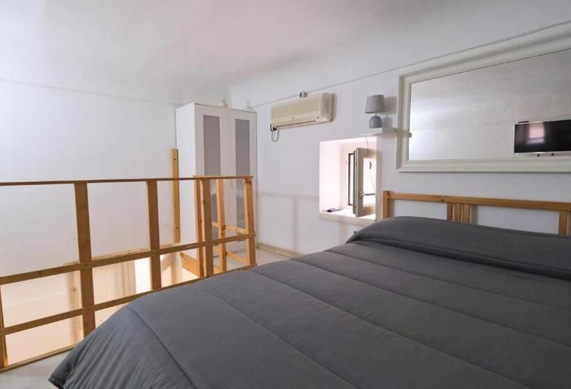 Monolocale Porta Napoli