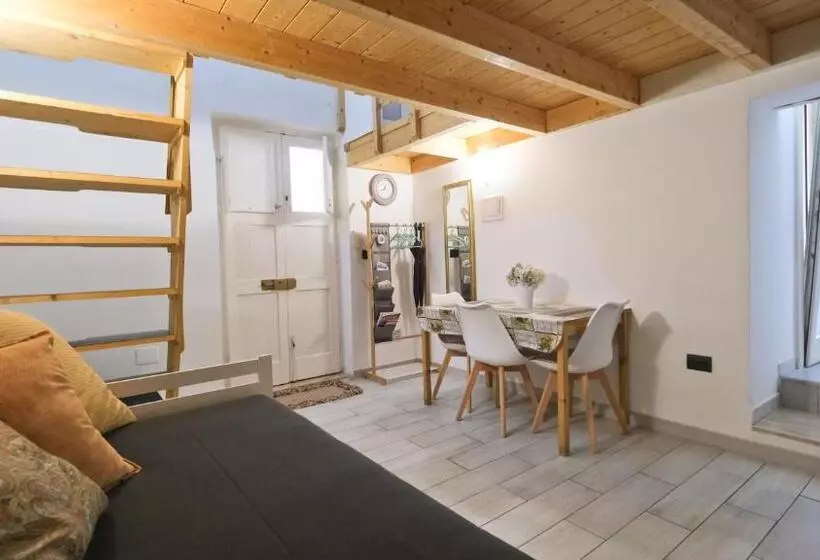 Monolocale Porta Napoli