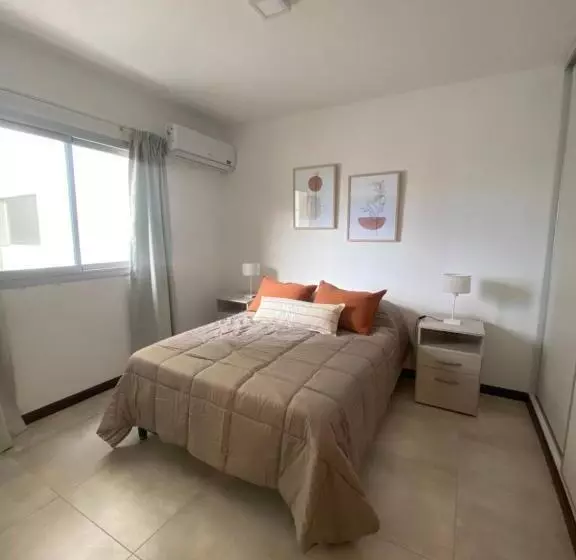 Hermoso Departamento Céntrico Con Estacionamiento