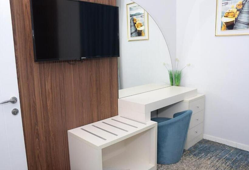 ホテル Areen Airport