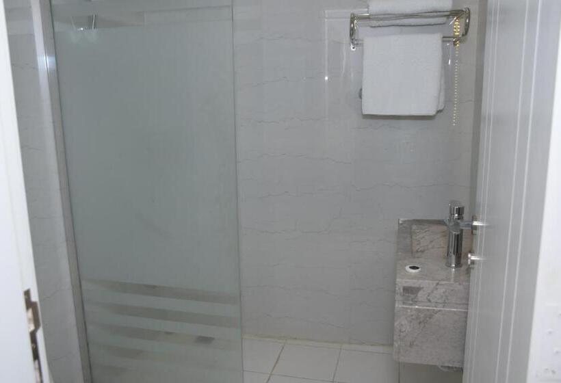 ホテル Areen Airport