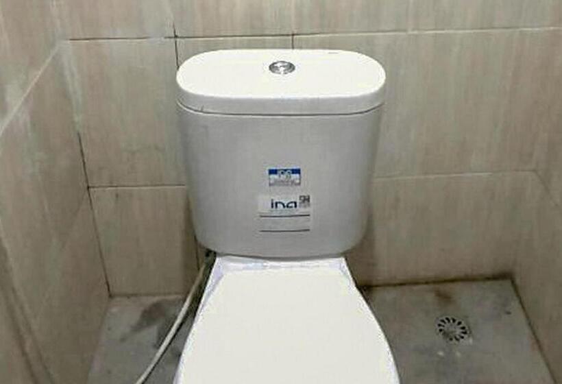 فندق Central House Karimunjawa Mitra Reddoorz