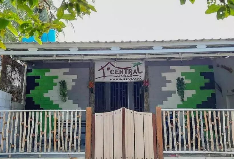 Hotelli Central House Karimunjawa Mitra Reddoorz