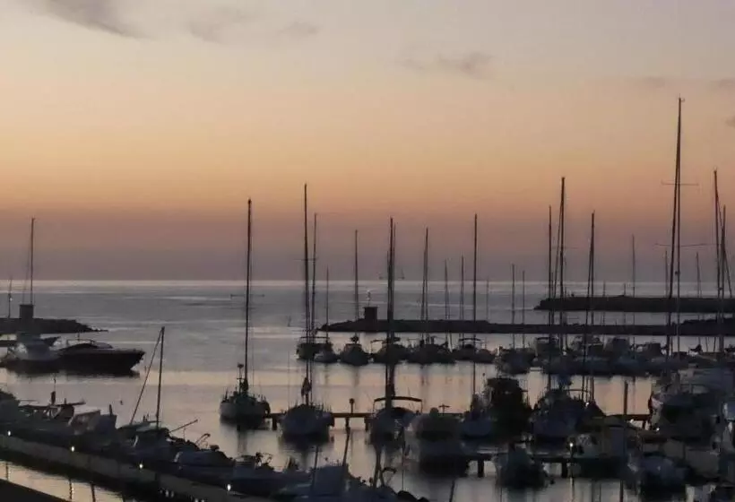 Regina Margherita   Bed And Breakfast & Rooftop Lounge Bar