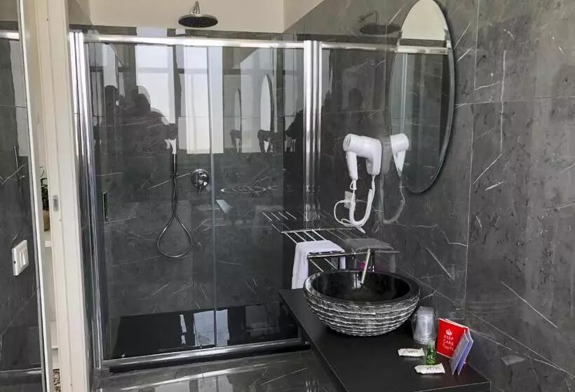 Regina Margherita   Bed And Breakfast & Rooftop Lounge Bar