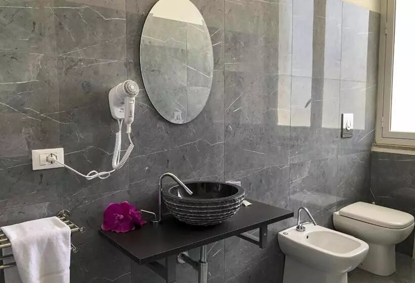 Regina Margherita   Bed And Breakfast & Rooftop Lounge Bar