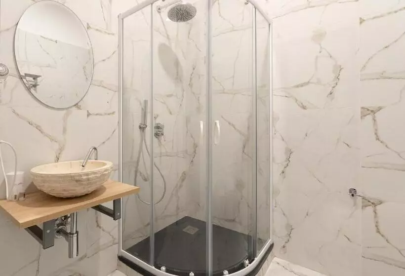 Regina Margherita   Bed And Breakfast & Rooftop Lounge Bar