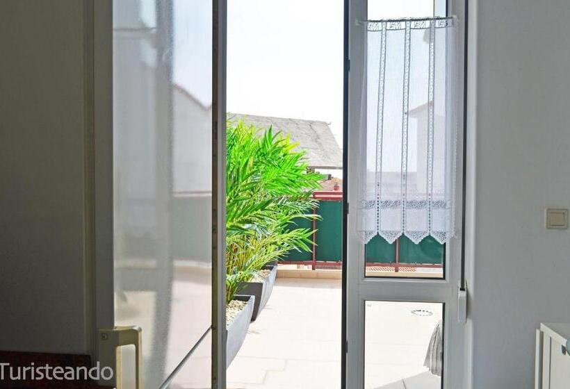 Viento Norte Amplia Terraza Y Chill Out Para Quienes Buscan Descanso Y Calidez