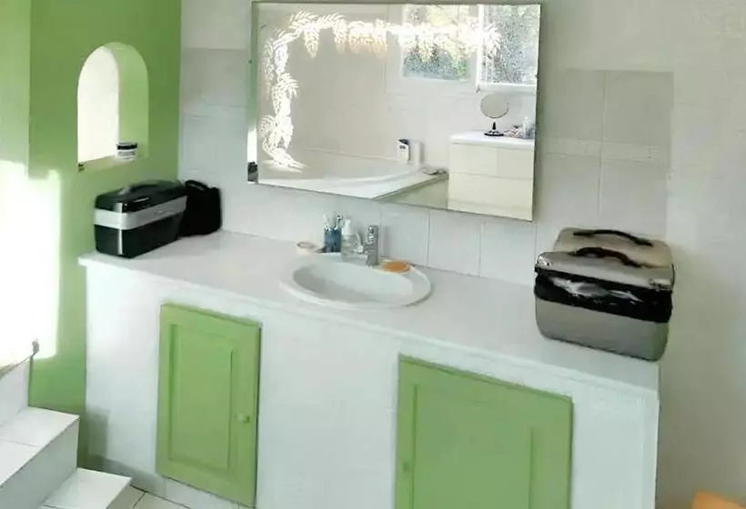 Villa Spacieuse A Aimargues Avec Piscine Privee