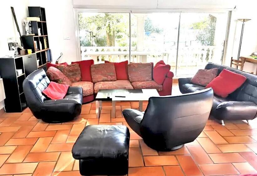 Villa Spacieuse A Aimargues Avec Piscine Privee