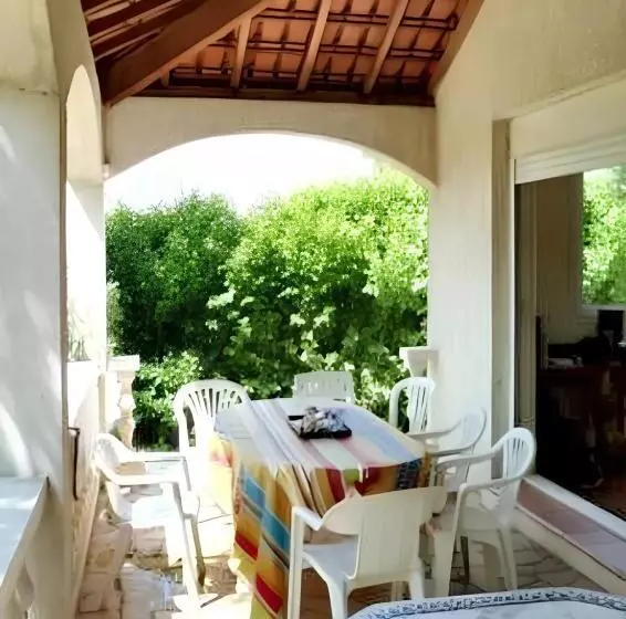 Villa Spacieuse A Aimargues Avec Piscine Privee