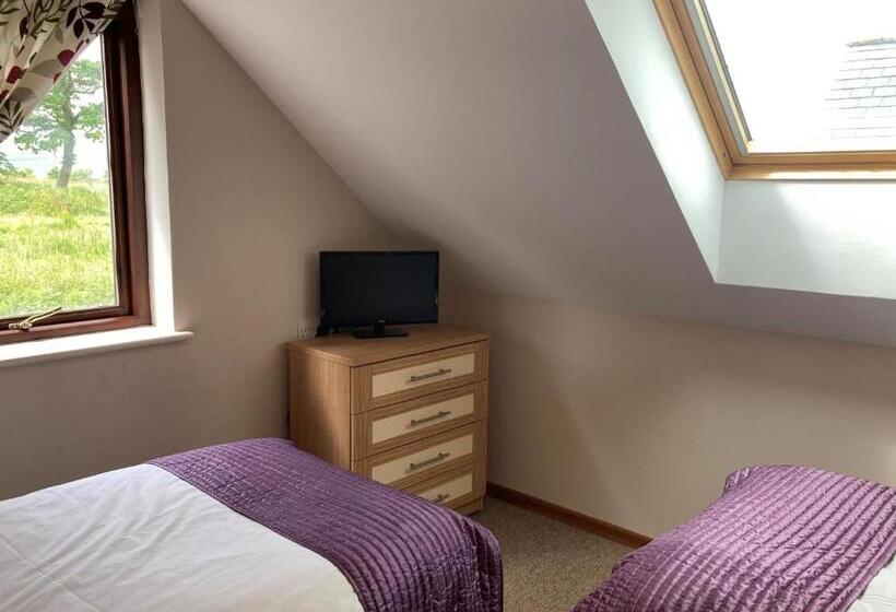 Water Mill Vacations Goldfinch   Pet Friendly