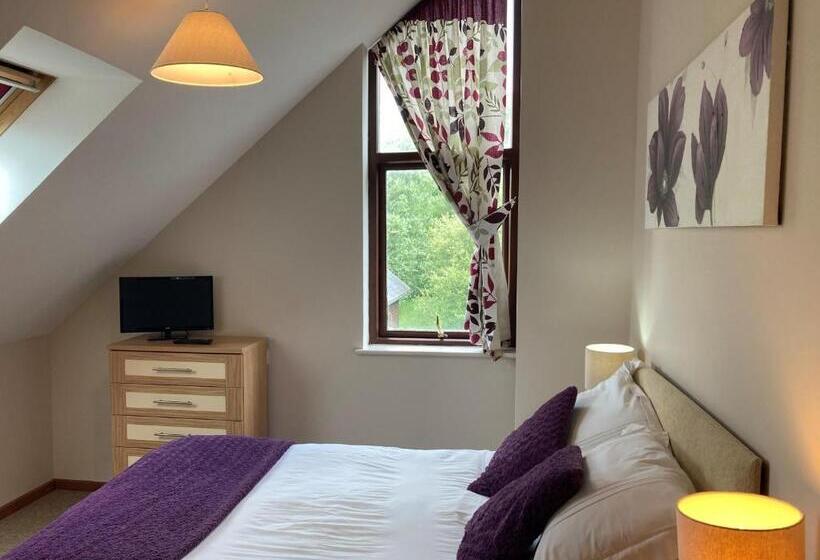 Water Mill Vacations Goldfinch   Pet Friendly