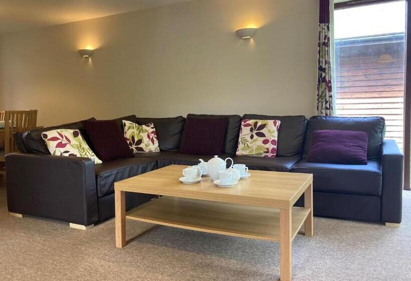 Water Mill Vacations Goldfinch   Pet Friendly