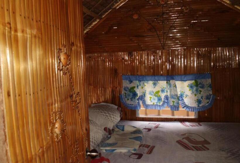 Aamiaismajoitus (B&B) Moalboal Bamboo House / Rooms