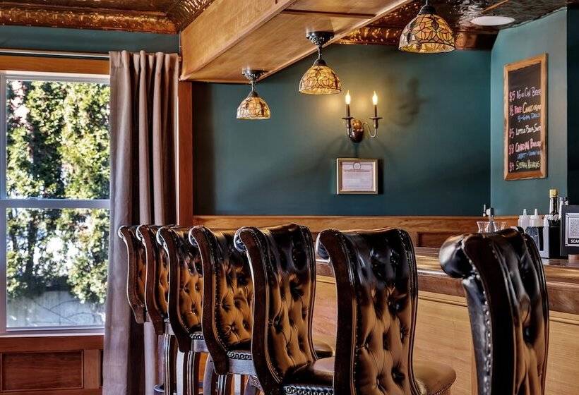 مبيت وإفطار The Inn Of Lake George