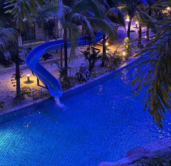 Laguna Beach 3 Maldives