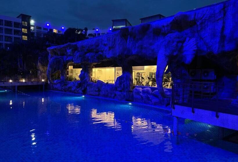 Laguna Beach 3 Maldives