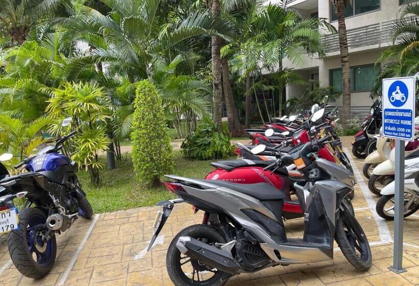 Laguna Beach 3 Maldives