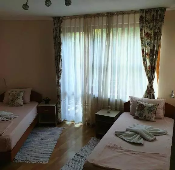 ペンション Guest House Juja