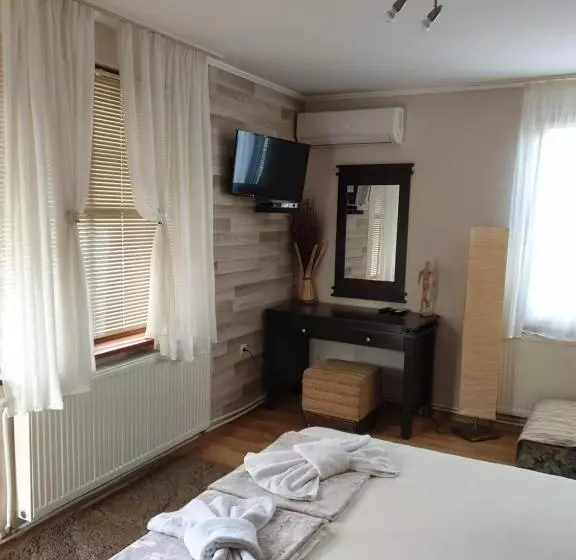 ペンション Guest House Juja
