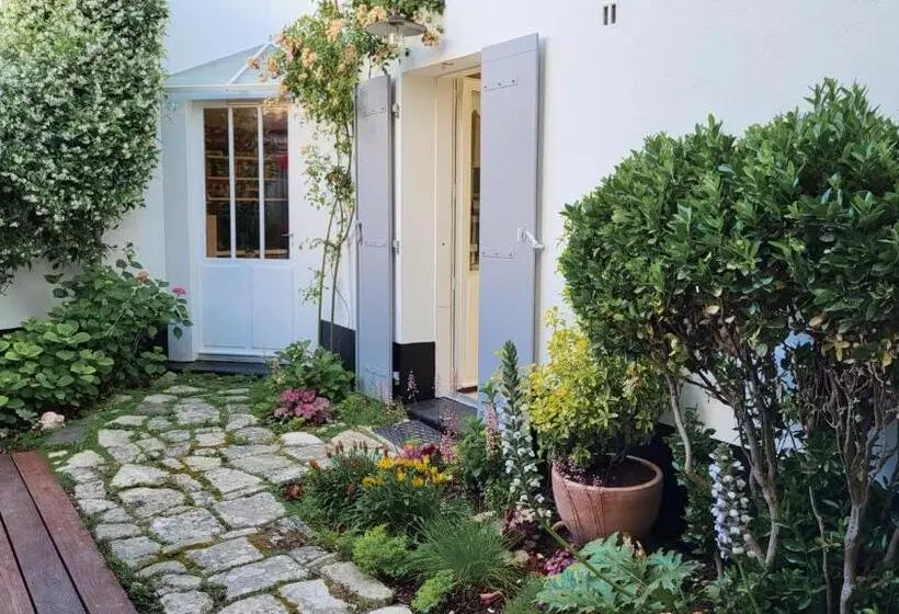 ペンション La Martinoise Garden