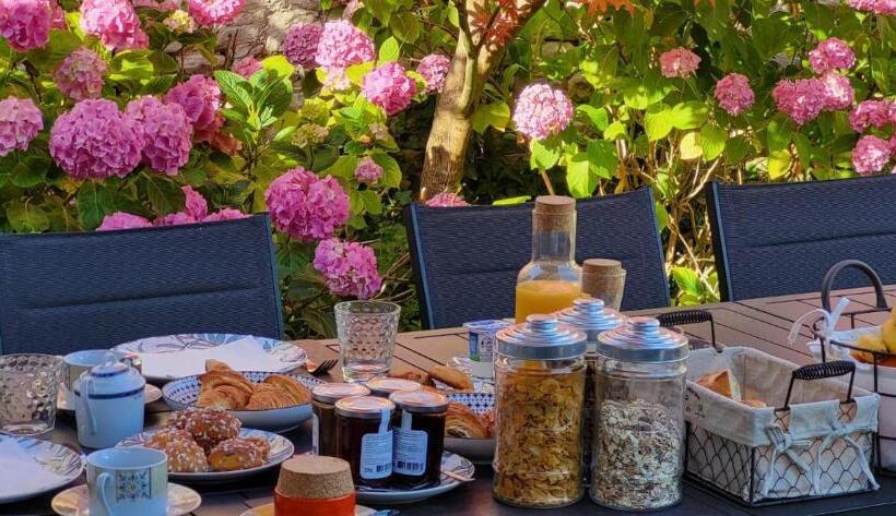 بنسيون La Martinoise Garden