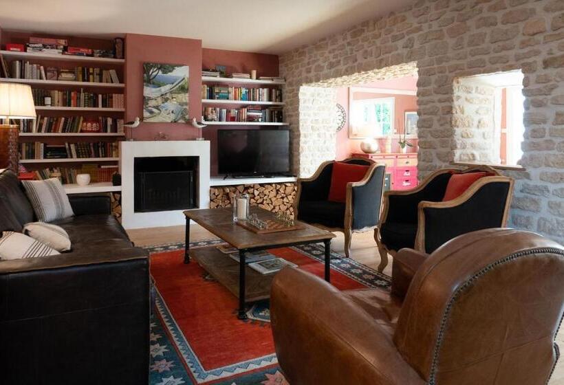 بنسيون La Martinoise Garden