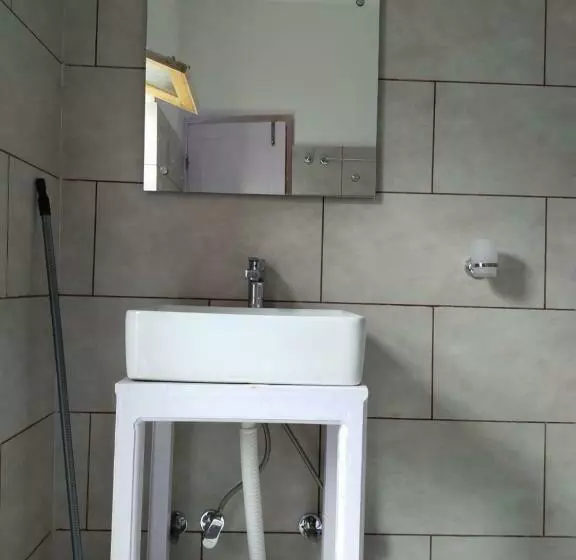 ペンション La Tsas Guest House