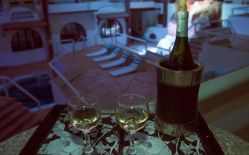 تختخواب و صبحانه Sanafir Hotel El Pacha Suites Sharm Adults Only