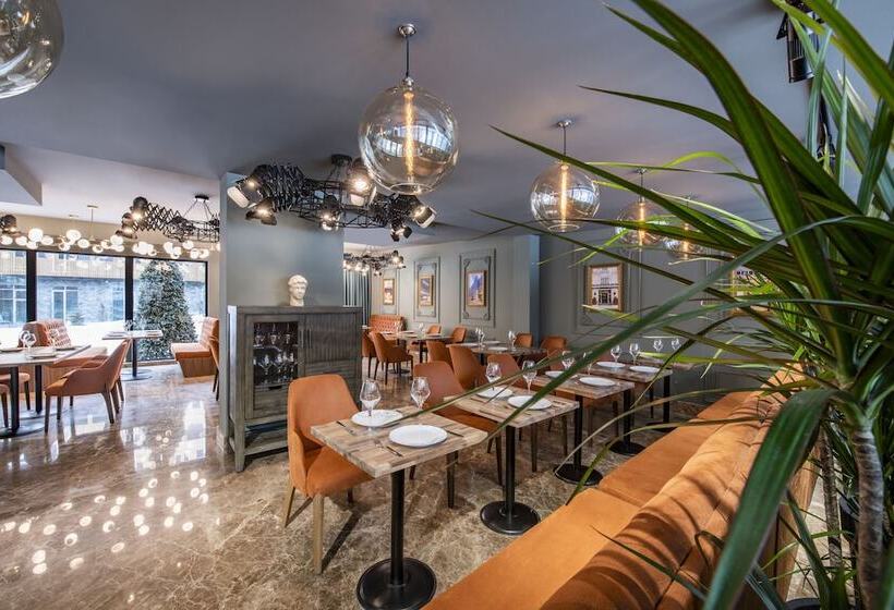 هتل Bristol Bakuriani