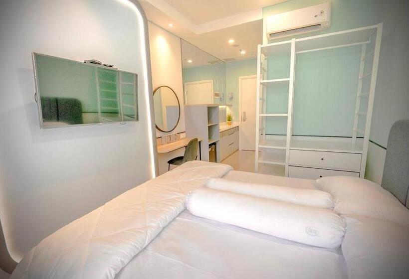 Emka Lodge Studio Room The Vertu Apartemen Ciputra World Surabaya
