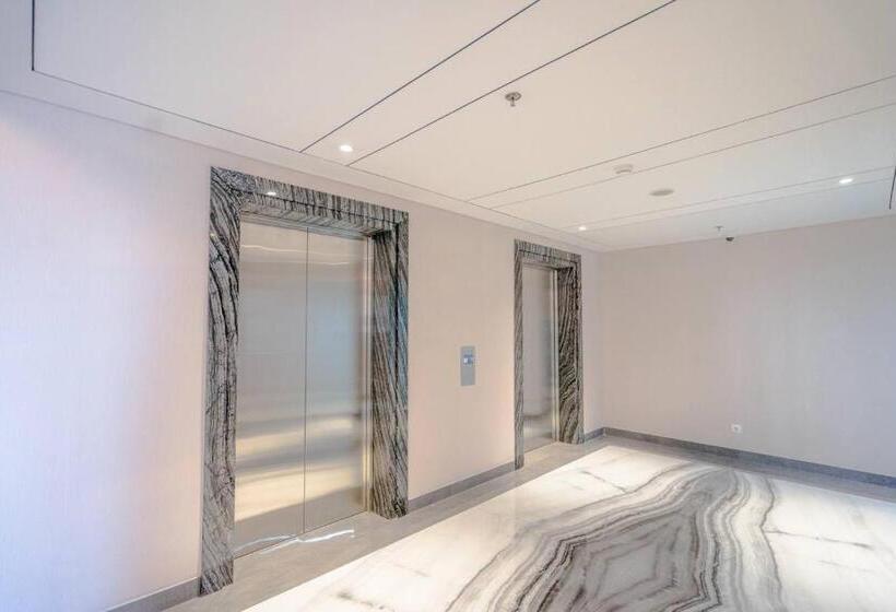 Emka Lodge Studio Room The Vertu Apartemen Ciputra World Surabaya